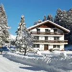 Haus Waldrast Апартаменты Эльбигенальп