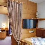 Haus Waldrast Апартаменты Эльбигенальп
