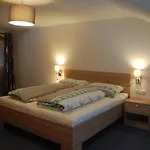 Haus Waldrast Эльбигенальп