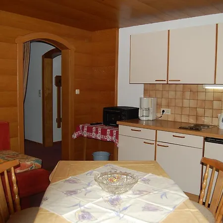 Haus Waldrast דירה *