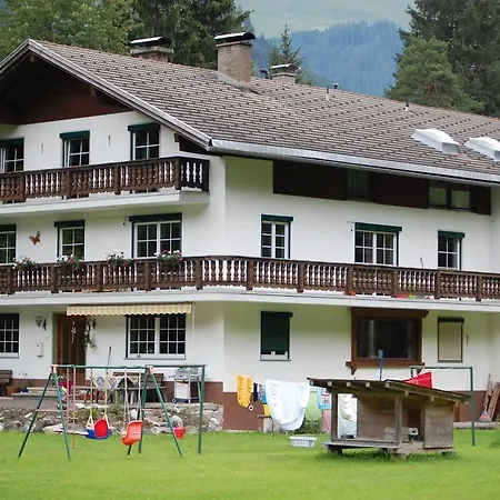 Haus Waldrast דירה *