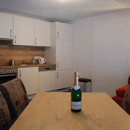 Haus Waldrast דירה