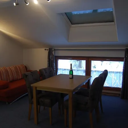 Haus Waldrast דירה *