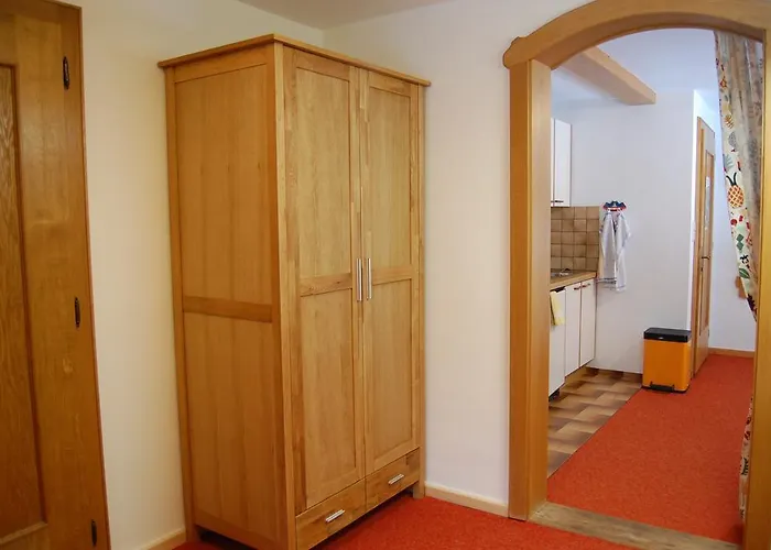 Haus Waldrast 아파트 엘비게날프