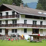 Haus Waldrast Apartman *